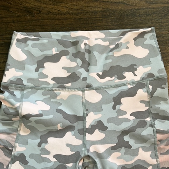 Fabletics cropped leggings - Picture 3 of 3